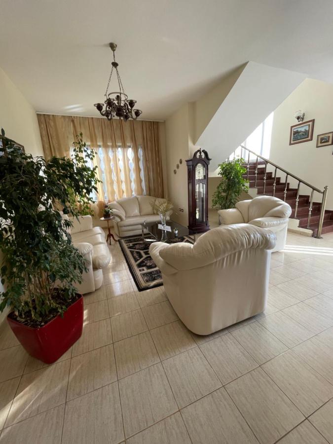 Apartamento Vila Briart Durrës Exterior foto